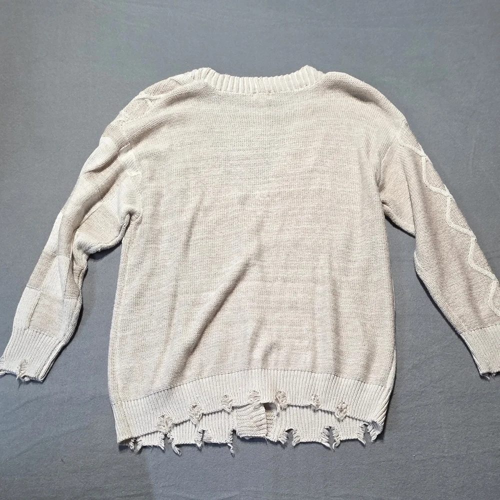 BKE EUC Cozy Beige Checkered Women's Cardigan Size Medium Oversized PTP 24 - Picture 3 of 4